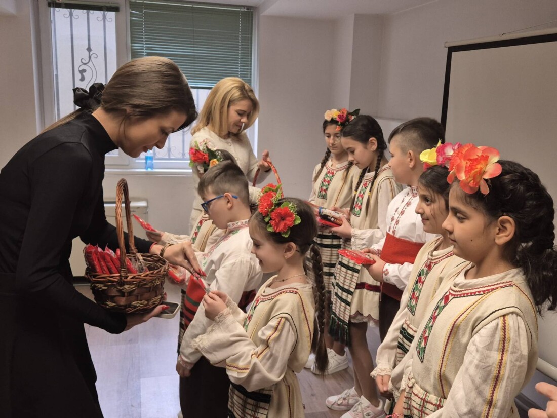 Поздрав за Баба Марта и нов трибагреник за училищата в район „Източен“ (СНИМКИ)