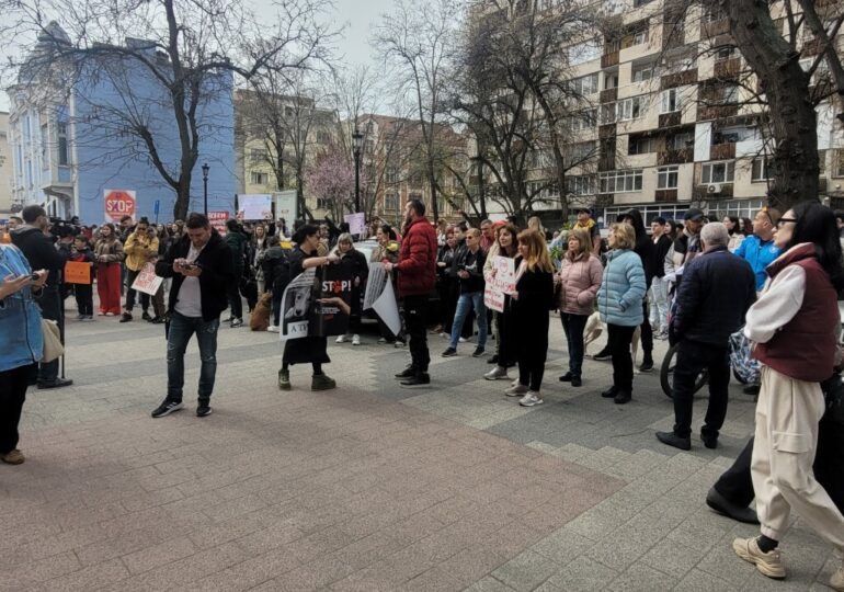 "Те нямат глас, но ти имаш": Пловдив на протест срещу насилието над животни (ВИДЕО и СНИМКИ)