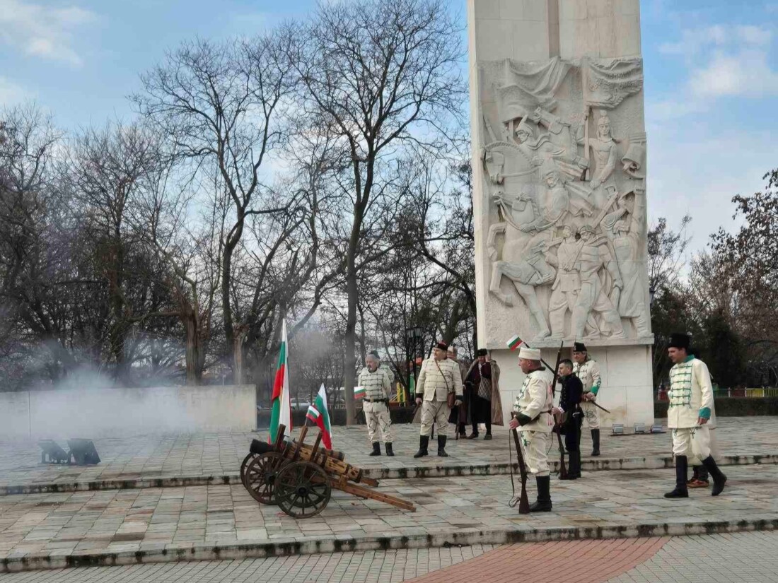 Съединение отбеляза 3 март по впечатляващ начин (СНИМКИ)