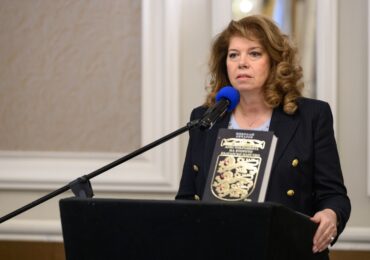 Вицепрезидентът Илияна Йотова помилва Десислава Иванчева