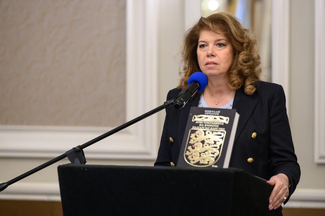 Вицепрезидентът Илияна Йотова помилва Десислава Иванчева
