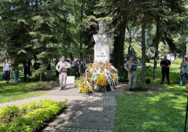 С общоградско поклонение почитаме подвига на Ботев и на загиналите за свободата на България