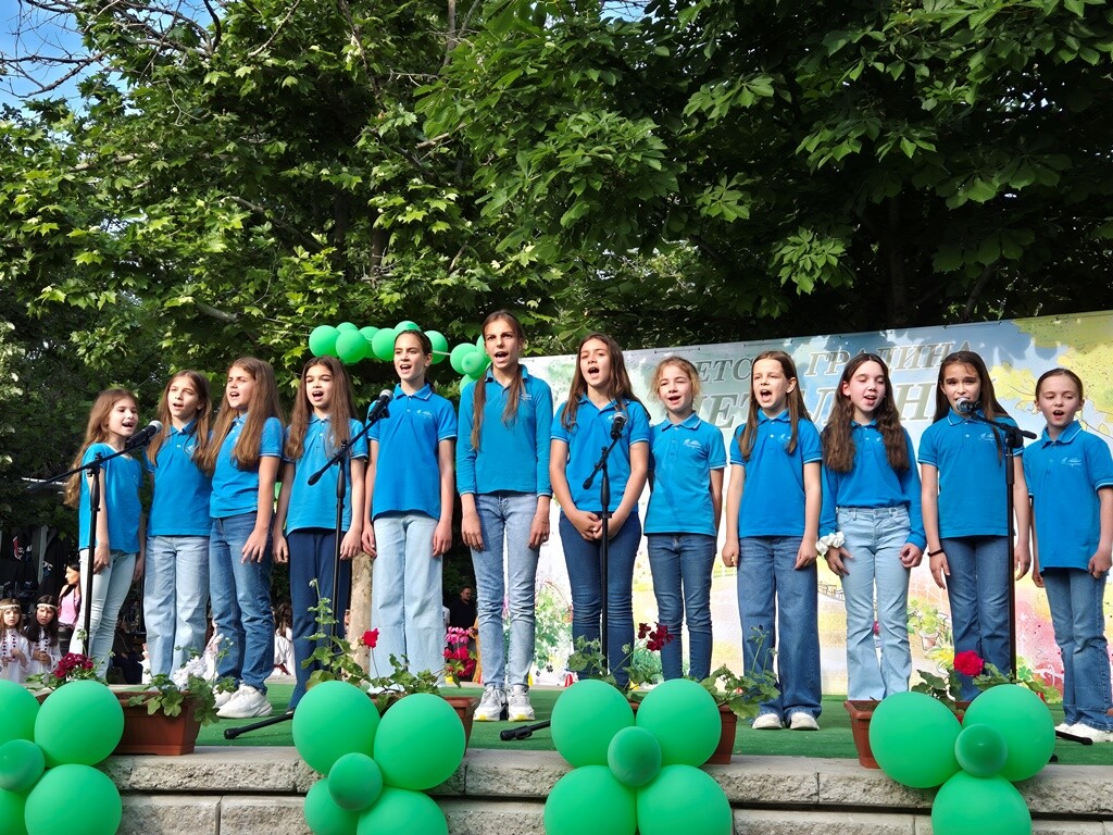 Детска градина „Детелина“ отпразнува 60-годишен юбилей (СНИМКИ)