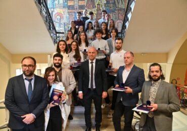 Костадин Димитров връчи „Почетна значка на град Пловдив“ на изявени млади пловдивски творци