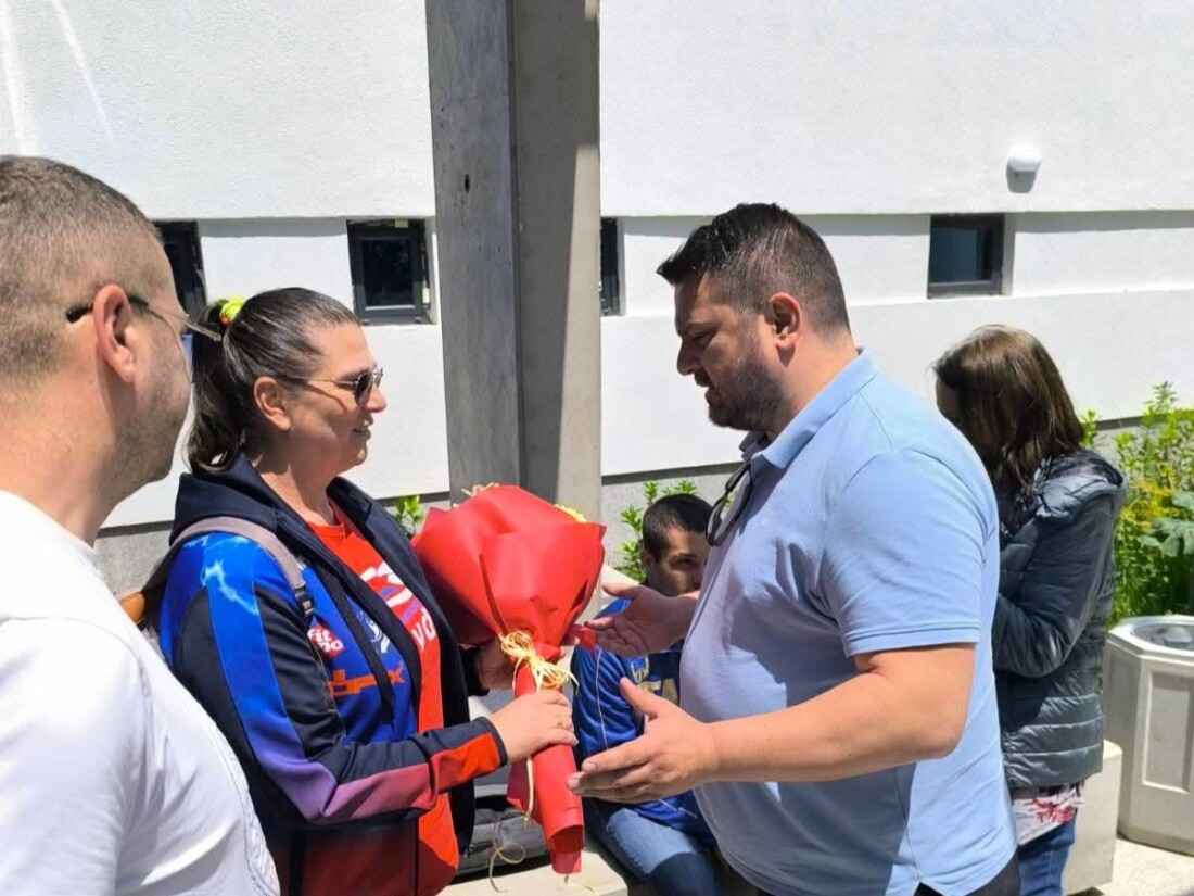 ГЕРБ с жест към семейство в неравностойно положение в Пловдив (СНИМКИ)