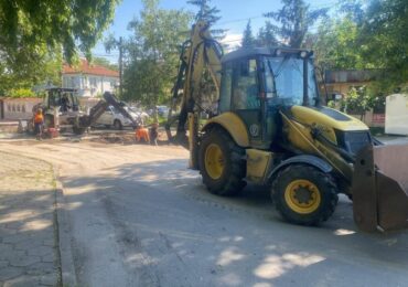 Заради авариен ВиК ремонт: Ограничават движението в "Прослав"