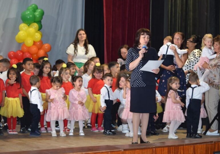 С тържествен концерт: Детската градина в Калековец отбеляза 60-ата си годишнина (СНИМКИ)