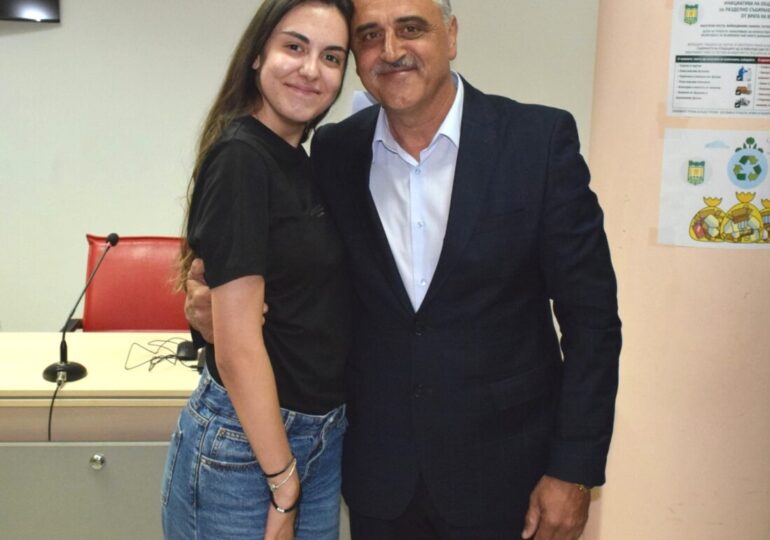 11 абитуриенти от Община Марица получиха финансова помощ в навечерието на 24 май (ГАЛЕРИЯ)