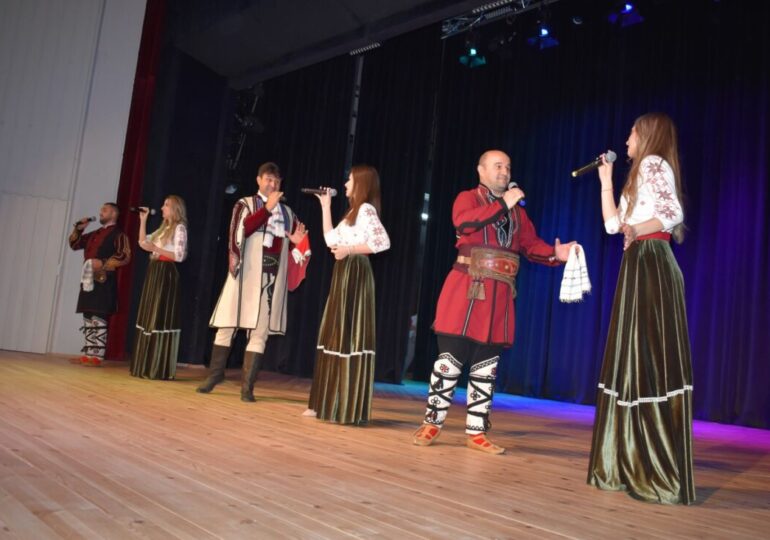 Асеновград отбеляза празника си с много емоции и вълнения (СНИМКИ)