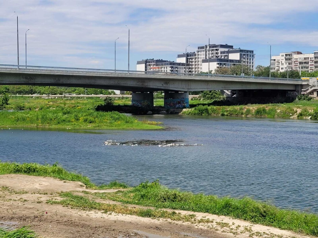 Откриха труп във водите на река Марица (СНИМКИ)