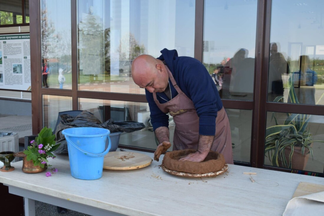 Деца и родители направиха подници, кадилници и вкусни хлябове на „Малтепе“ (СНИМКИ)