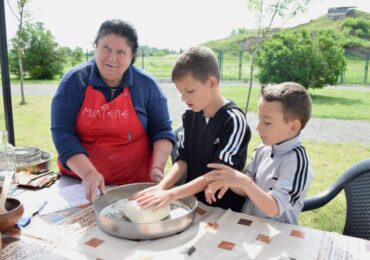 Деца и родители направиха подници, кадилници и вкусни хлябове на „Малтепе“ (СНИМКИ)