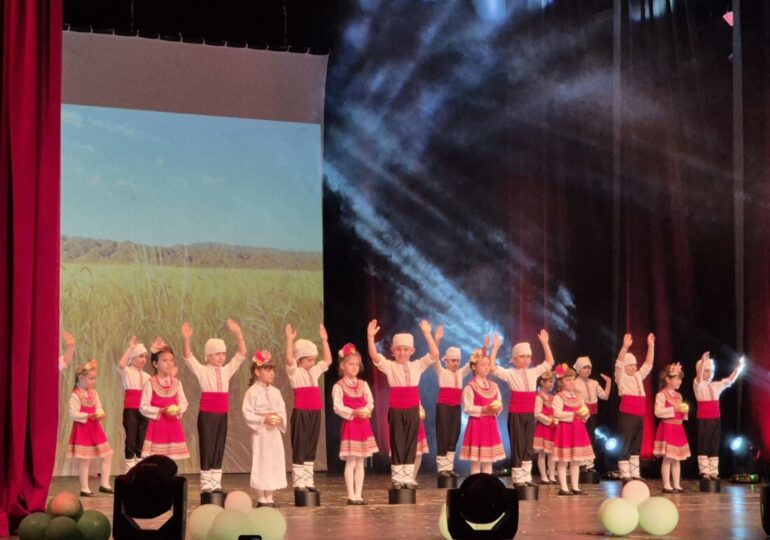 Детска градина „Чайка“ отбеляза 75 години с пищен спектакъл (СНИМКИ)
