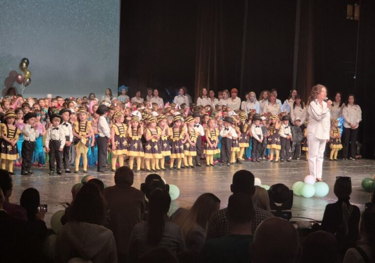 Детска градина „Чайка“ отбеляза 75 години с пищен спектакъл (СНИМКИ)