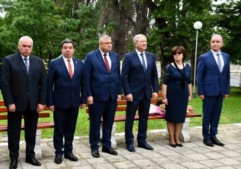 Навръх празника на града: Връчиха званието „Почетен гражданин“ на Асеновград (СНИМКИ)