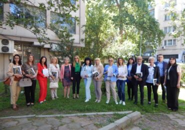 Грамота за специални постижения за Веселина Петкова - преподавател в ОУ „Димитър Димов“ (СНИМКИ)