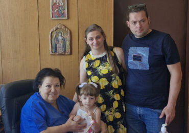 Специалистите от УМБАЛ „Свети Георги“ спасиха дете с рядък и тежък Синдром на късо тънко черво