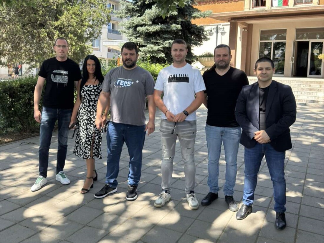 ГЕРБ подкрепи лятната занималня на читалището в „Прослав“ с дарение на оборудване (СНИМКИ)