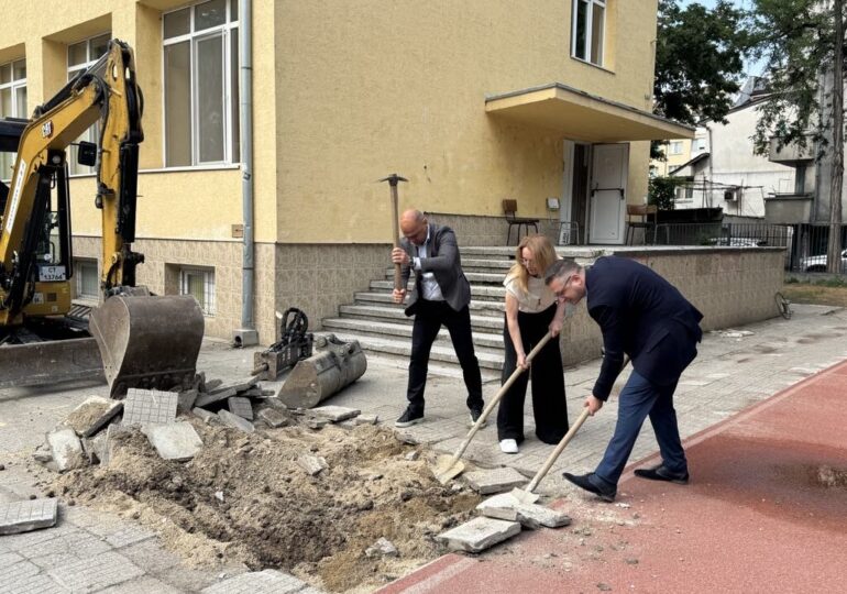 Кметът Костадин Димитров даде началото на изграждането на нов учебен корпус в Пловдив (СНИМКИ)