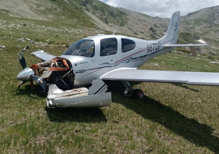 Малък самолет кацна аварийно в Пирин, вдигнаха по спешност медицинския хеликоптер