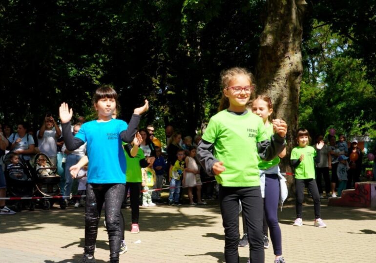 Със събития в двата най-големи парка в района: „Южен“ отпразнува 1 юни (СНИМКИ)