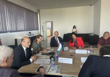 Кметът Костадин Димитров откри кръгла маса за иновации и трансфер на технологии (СНИМКИ)
