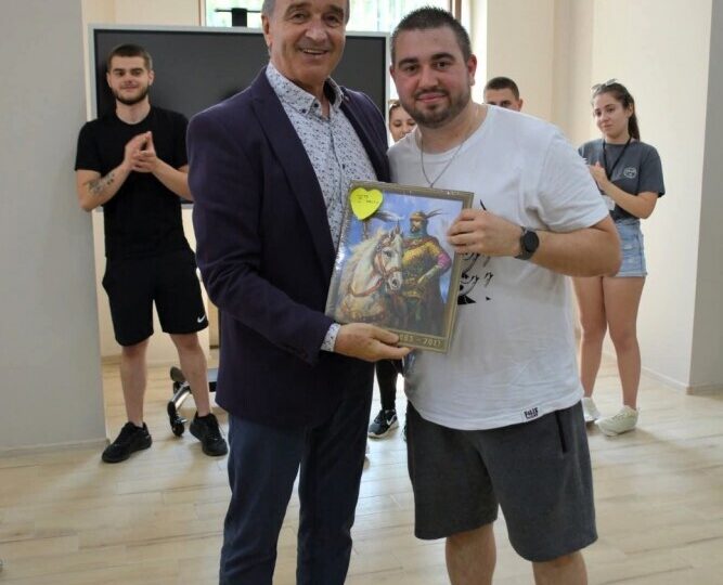 Ученици от Асеновград търсиха историческо „съкровище“ в града (СНИМКИ)
