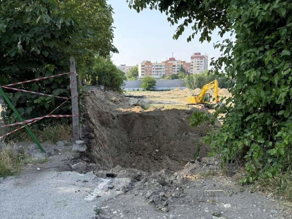 Осигурен е пешеходен достъп до кв. „Запад“ в Асеновград, съставен е акт на строителя