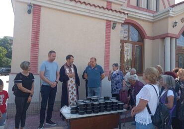 На Петровден: Кметът на район "Тракия" Георги Гатев даде курбан за здраве (СНИМКИ)