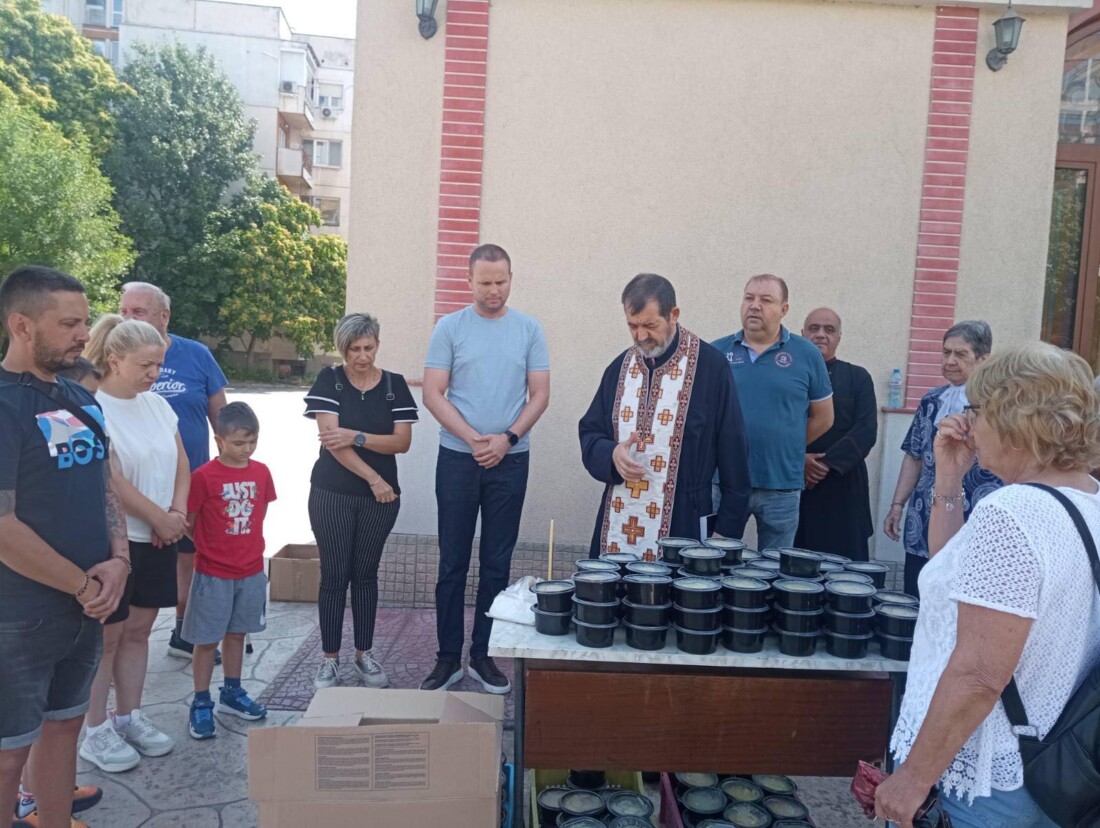 На Петровден: Кметът на район "Тракия" Георги Гатев даде курбан за здраве (СНИМКИ)