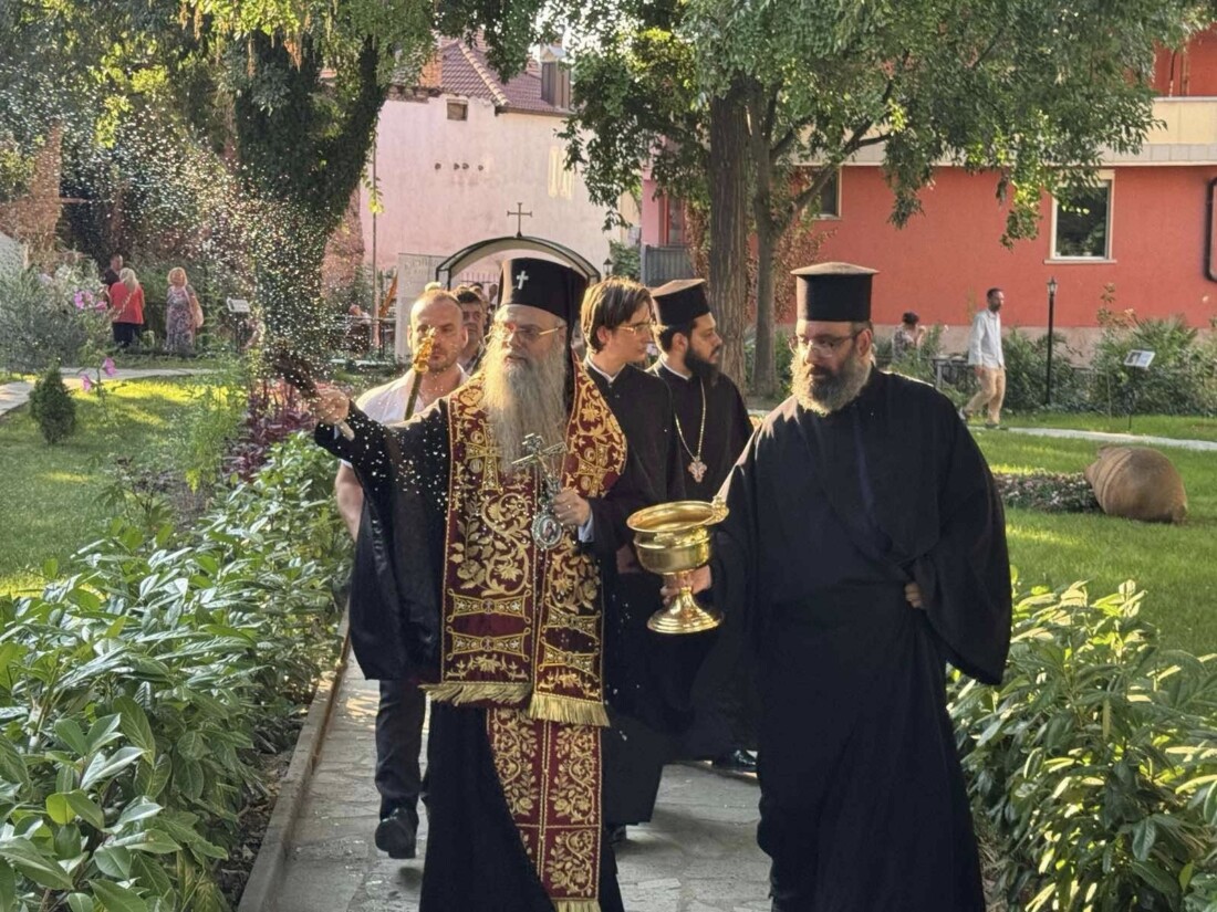 Първата в България Библейска градина отвори врати в Пловдив (СНИМКИ)