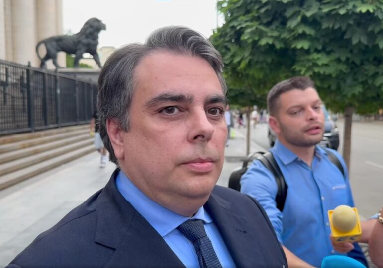 Асен Василев отрече обвиненията: Давам си имунитета, ще съдя Пламенка Димитрова (ВИДЕО)