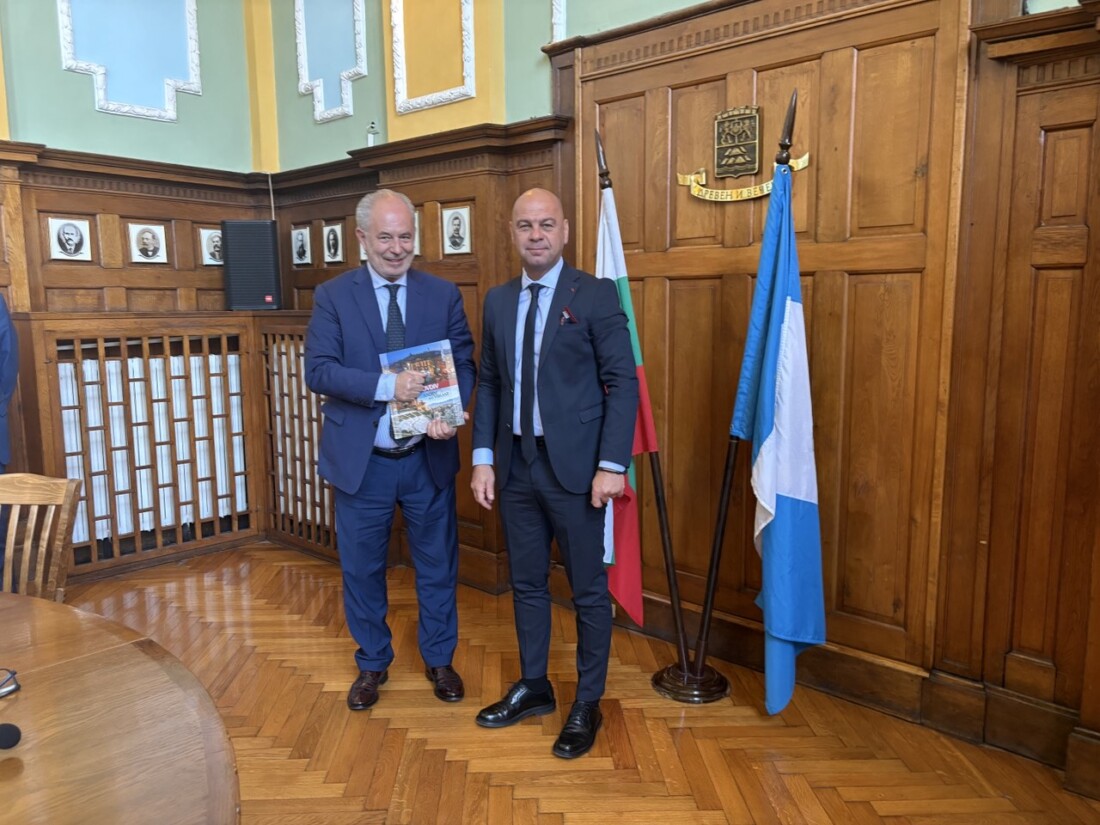 Първа среща на кмета Костадин Димитров с новия посланик на Италия (СНИМКИ)