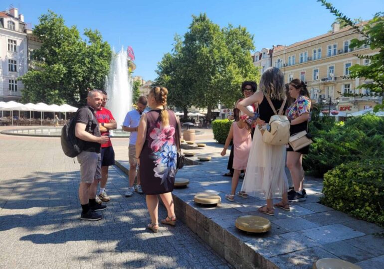 Студенти на протест срещу по-високи такси в ПУ "Паисий Хилендарски"