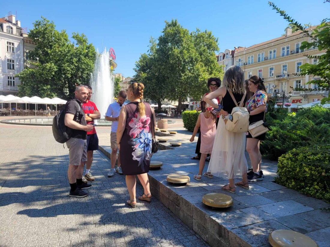Студенти на протест срещу по-високи такси в ПУ „Паисий Хилендарски“