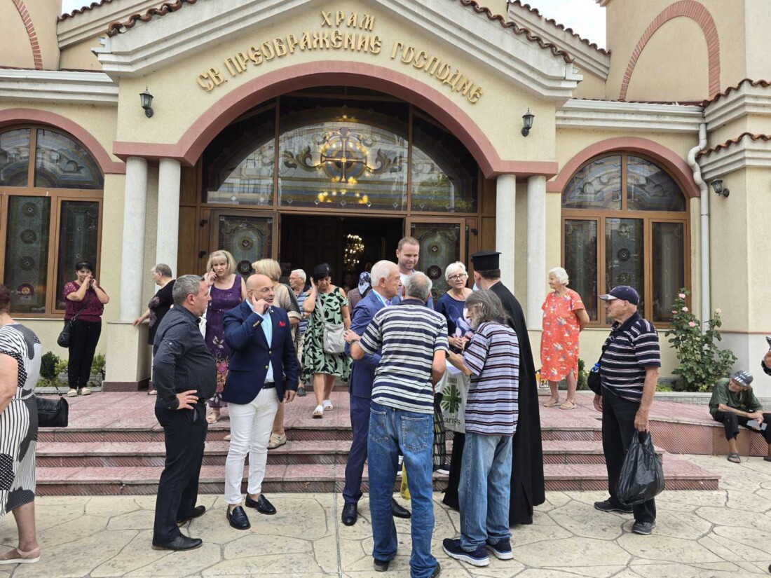 С празнична литургия и благотворителен обяд: В район „Тракия“ отбелязаха Преображение Господне (СНИМКИ)