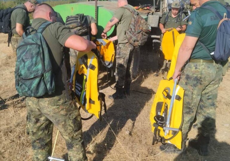 За пореден ден: Военни помагат в гасенето на големите пожари у нас (СНИМКИ)