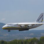 Заради бурния вятър: Отмениха полети от София, пътнически самолет кацна аварийно в Пловдив