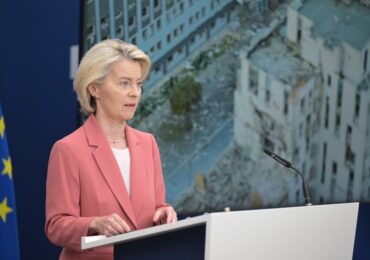 След анонса за два завода на "Райнметал" у нас: Урсула фон дер Лайен и Росен Желязков ще посетят ВМЗ