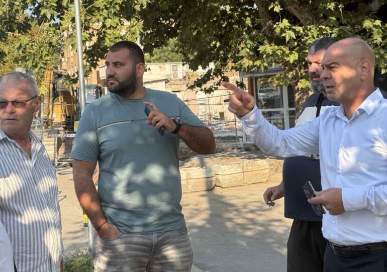 Аварирал колектор създаде проблем с пробива под гарата, кметът свика спешна среща