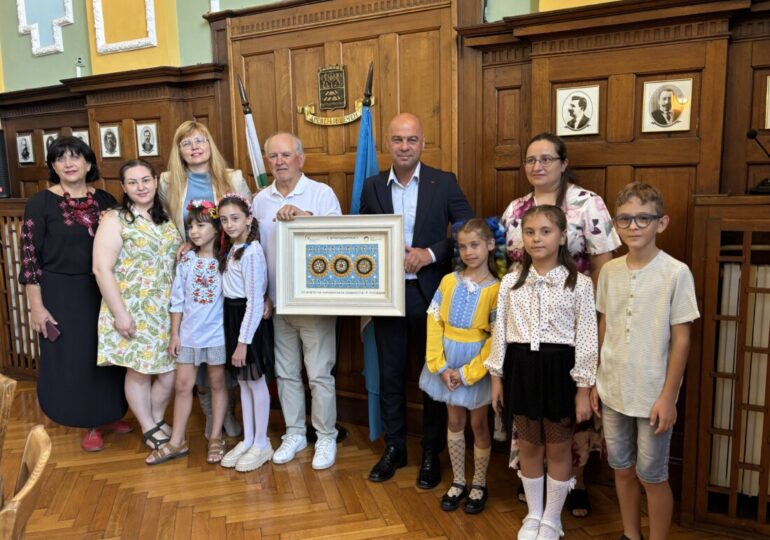 За Деня на независимостта на Украйна: Кметът на Пловдив посрещна украински деца в общината