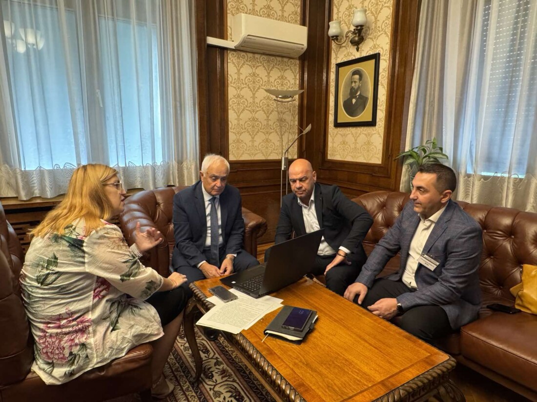 Костадин Димитров пред министър Запрянов: Планираме изграждането на парк и детски заведения на територията на бившите военни поделения