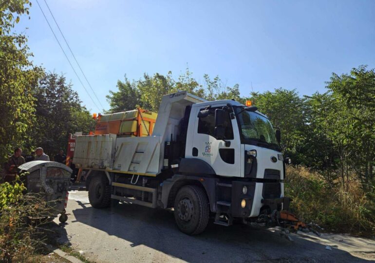 Доброволци гасиха пожар край Ботаническата градина в "Тракия" (СНИМКИ)