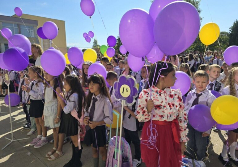 Георги Гатев откри учебната година в училищата в „Тракия“ (СНИМКИ)
