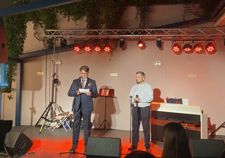 Министър Бачев откри XXVI Международен куклено-театрален фестивал "Двама са малко - трима са много" в Пловдив (СНИМКИ)