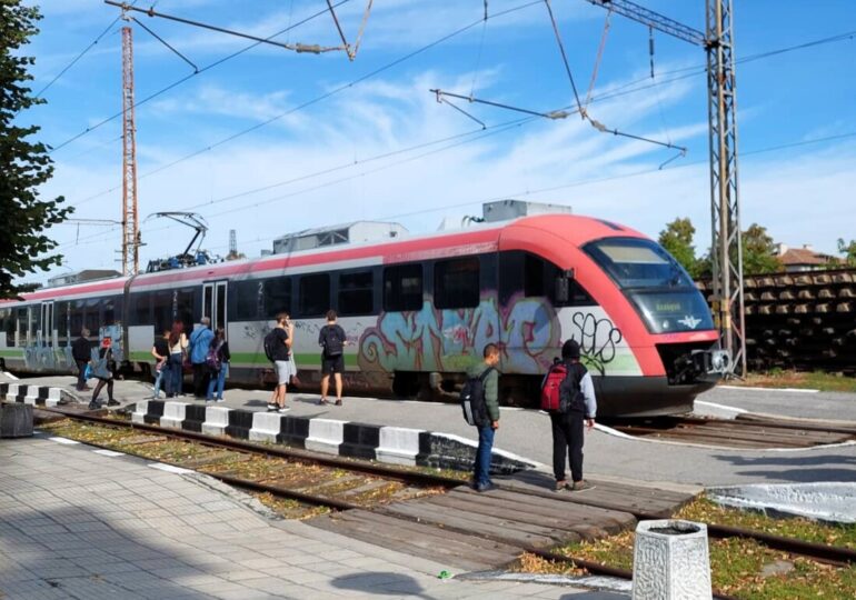 Приемат се предложения за промени в разписанието на влаковете Асеновград - Пловдив