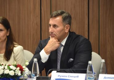 Правителството обяви номинацията си за особен управител на „Лукойл“