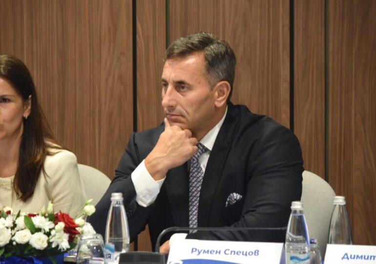 Правителството обяви номинацията си за особен управител на „Лукойл“