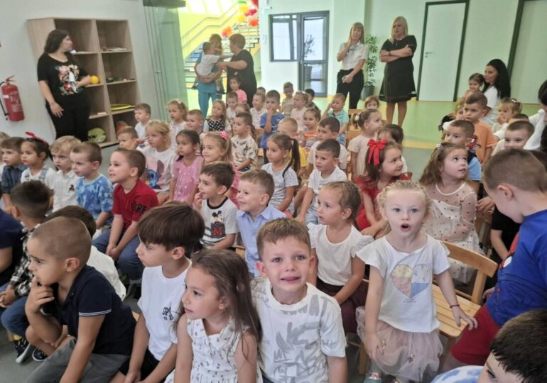 Отвори врати новата детска градина - филиал на ДГ "Мир" в Асеновград (СНИМКИ)