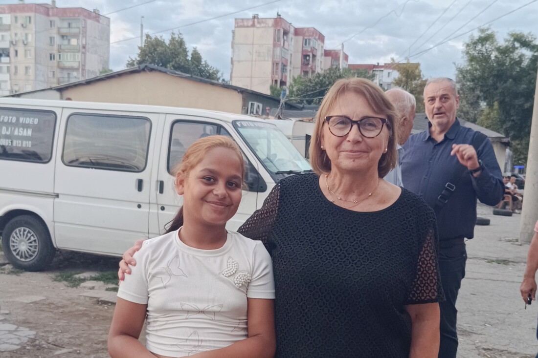 На прага на първия учебен ден: Проф. Янчева се срещна с деца и родители от „Столипиново“ (СНИМКИ)